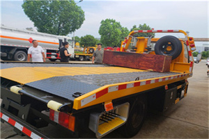 北林附近拖车电话号码服务